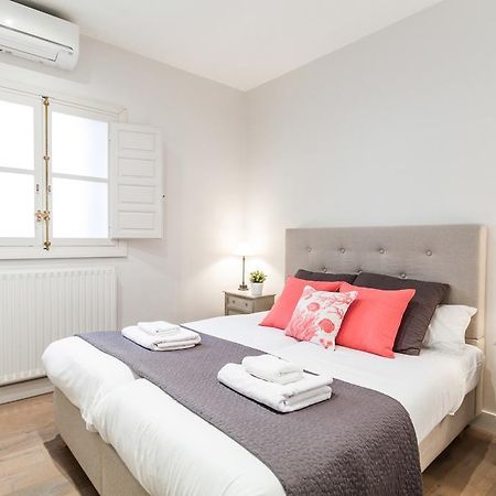 Pyr Select Plaza Santa Ana Apartment Madrid Luaran gambar
