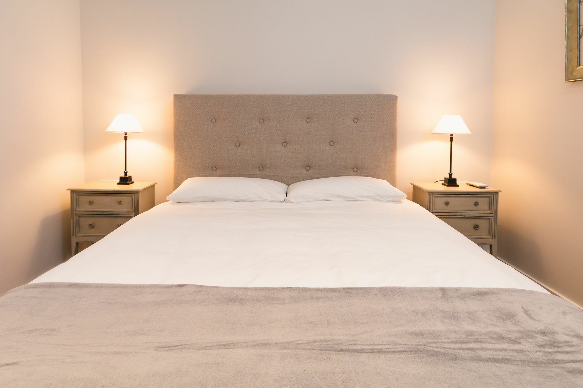 Pyr Select Plaza Santa Ana Apartment Madrid Luaran gambar