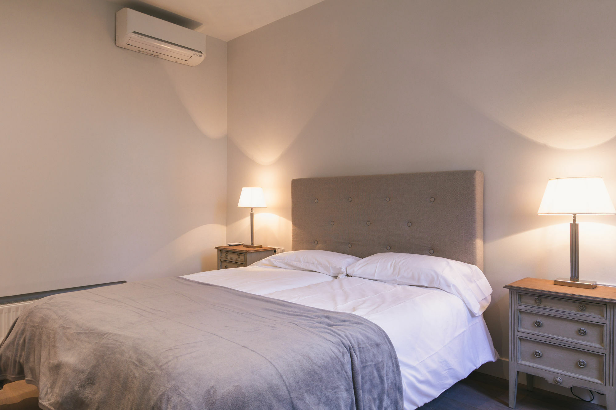 Pyr Select Plaza Santa Ana Apartment Madrid Luaran gambar